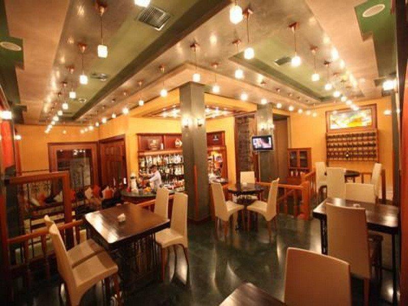 Nov Hotel Tiranë Ngoại thất bức ảnh