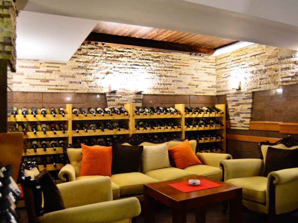 Nov Hotel Tiranë Ngoại thất bức ảnh