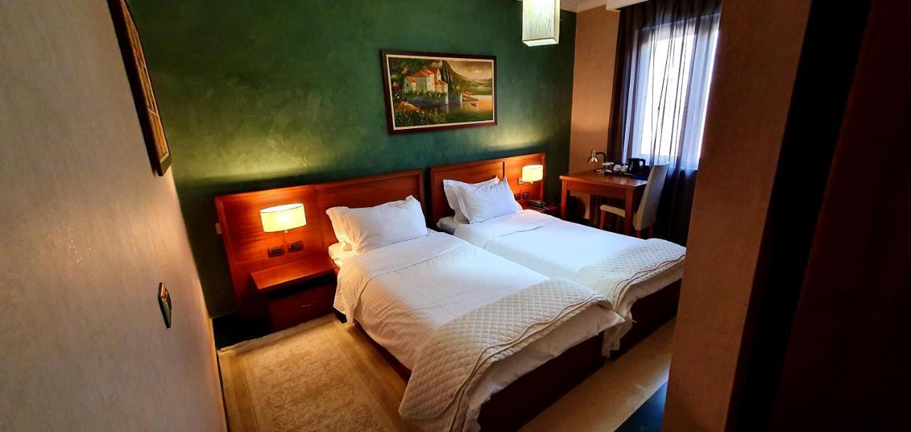 Nov Hotel Tiranë Ngoại thất bức ảnh