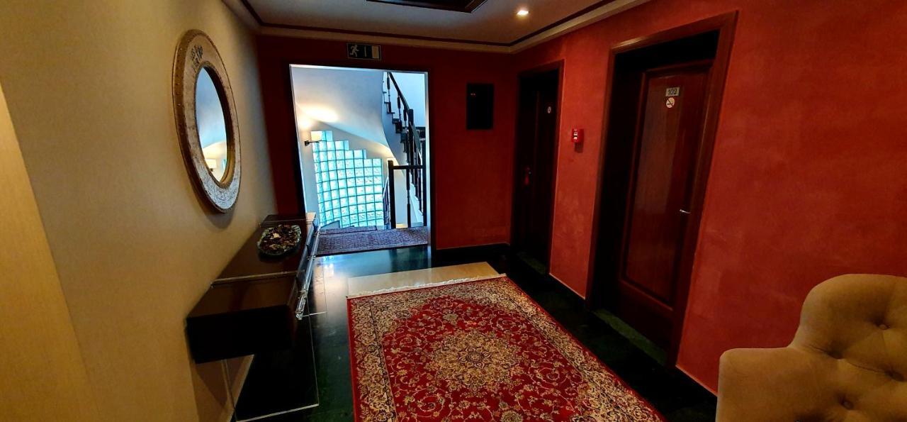 Nov Hotel Tiranë Ngoại thất bức ảnh